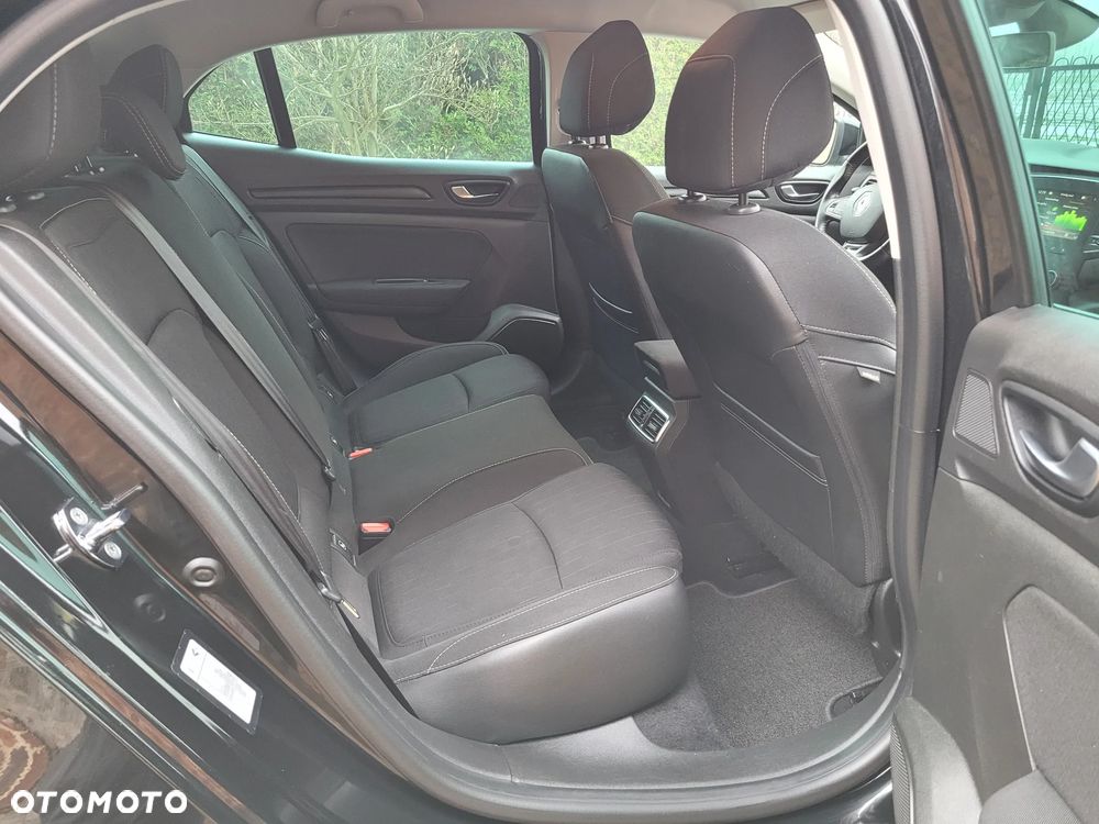 Renault Megane ENERGY TCe 140 EDC LIMITED - 17