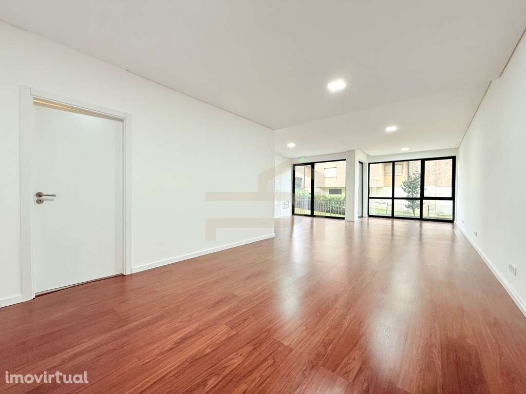 Armazém para arrendamento em Calendário, Vila Nova de Famalicão - Grande imagem: 4/12