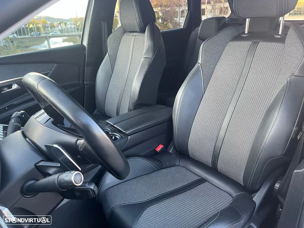 Peugeot 5008 BlueHDI 130 EAT8 Allure - 32