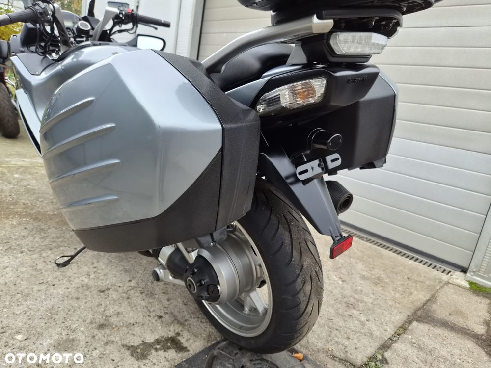 Kawasaki GTR - 23