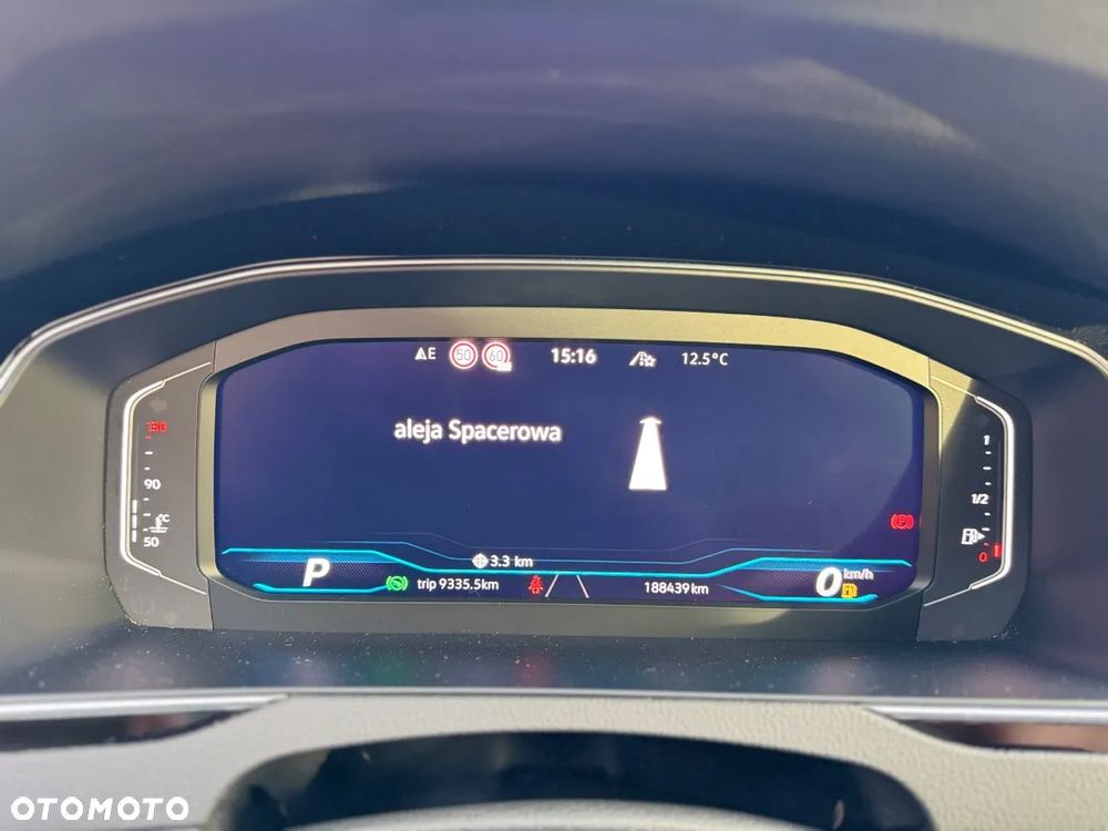 Volkswagen Passat Variant 2.0 TDI SCR DSG 4Motion Business - 20