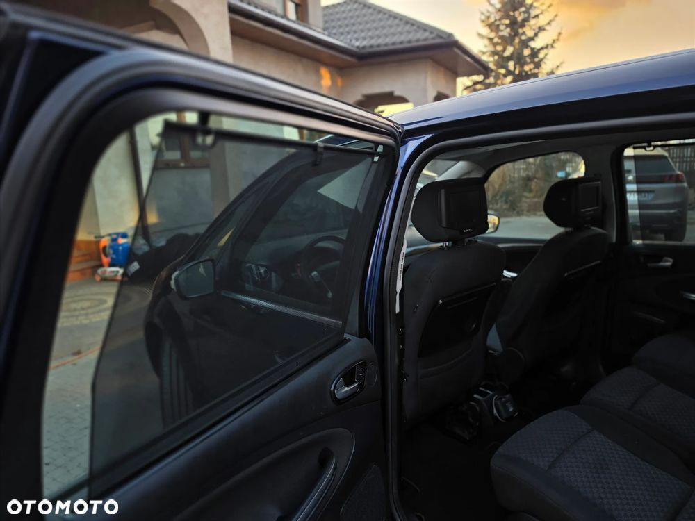 Ford Galaxy - 16