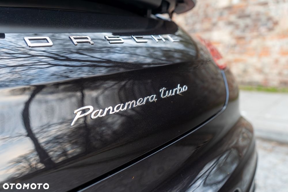 Porsche Panamera Turbo Executive - 10