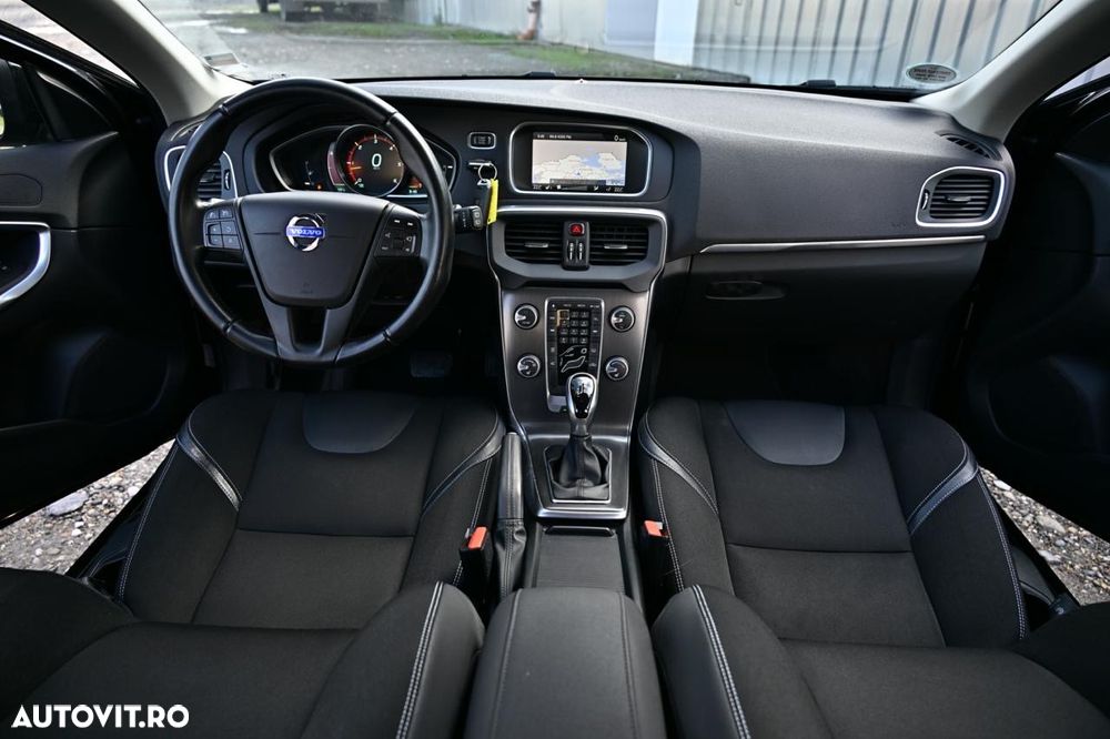 Volvo V40 D3 Aut. Basic - 4