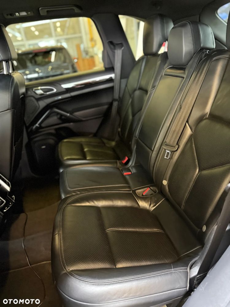 Porsche Cayenne - 9