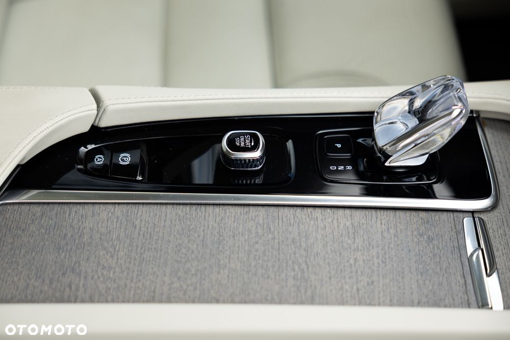 Volvo XC 90 T8 AWD Plug-In Hybrid Inscription 7os - 26