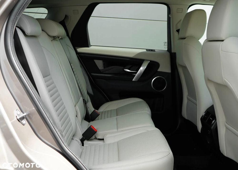 Land Rover Discovery Sport - 29