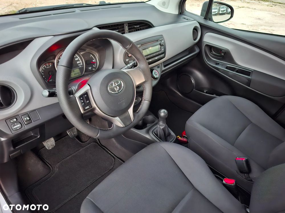 Toyota Yaris - 12
