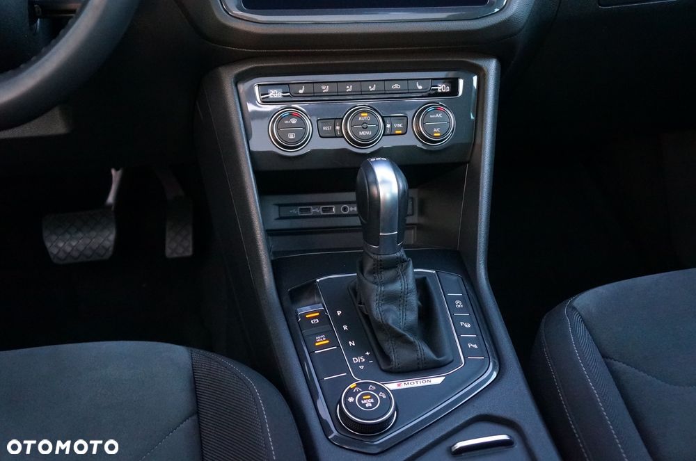 Volkswagen Tiguan - 28