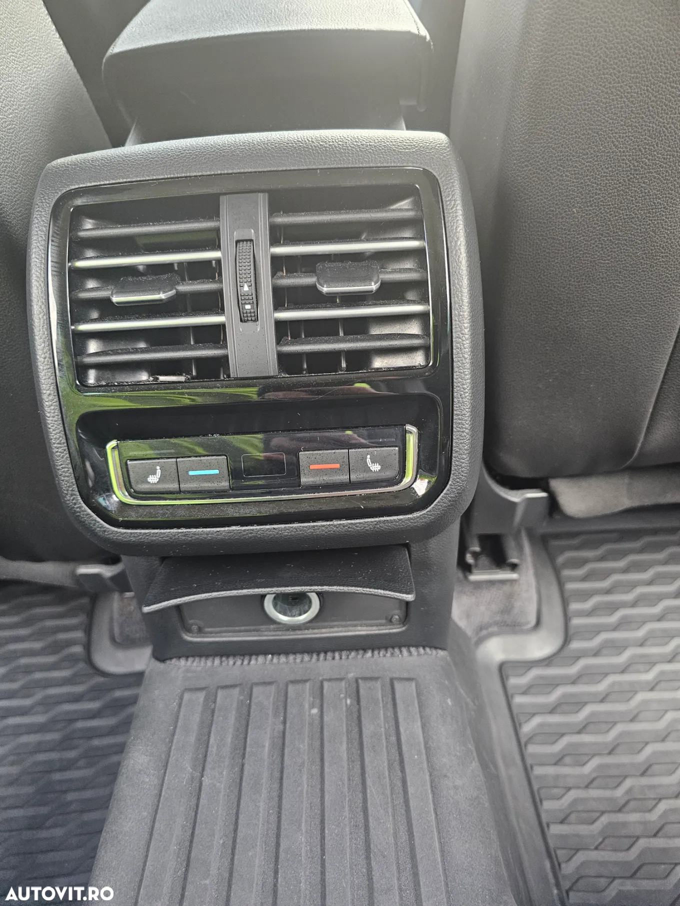 Volkswagen Passat Variant 2.0 TDI DSG 4Motion Highline - 12
