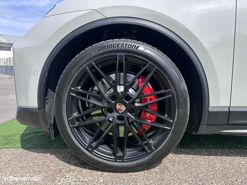 Porsche Macan Electric GTS - 23
