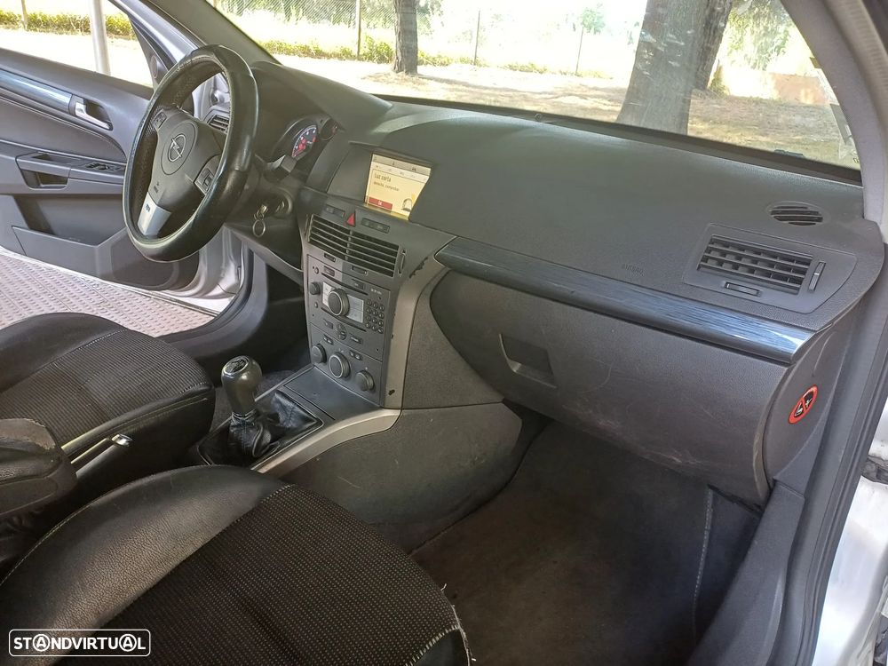 Opel Astra 2.0 T Cosmo - 30