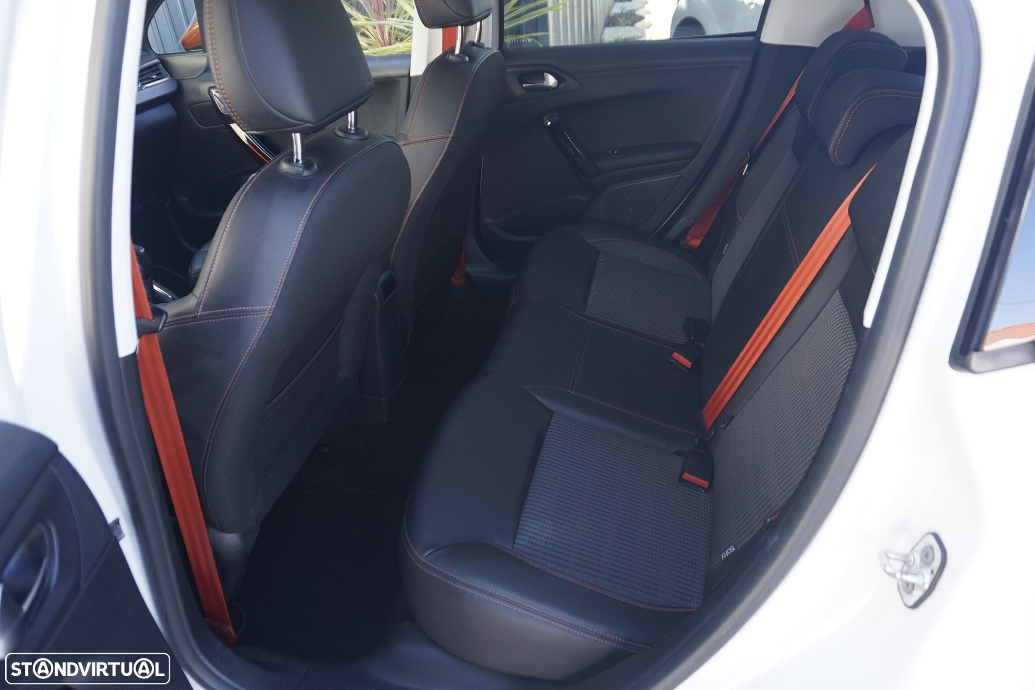Peugeot 208 1.2 PureTech GT Line - 9