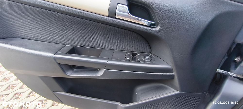 Opel Astra 1.8 NAVI - 16