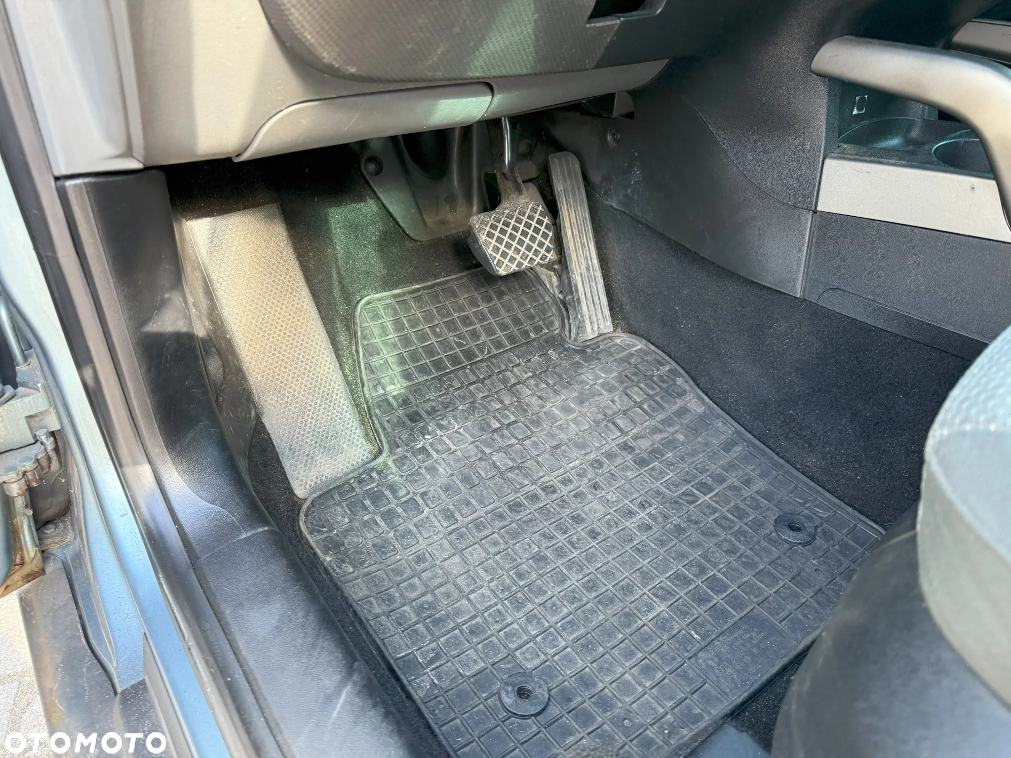 Seat Toledo 2.0 TDI Stylance DSG - 23