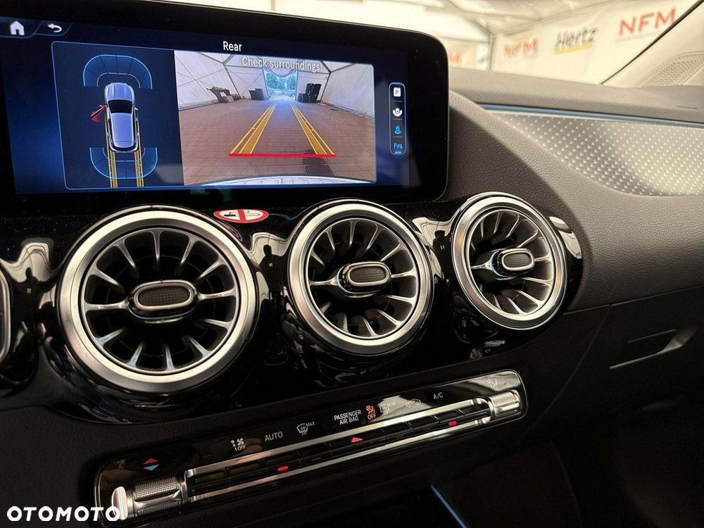 Mercedes-Benz GLA 200 - 22