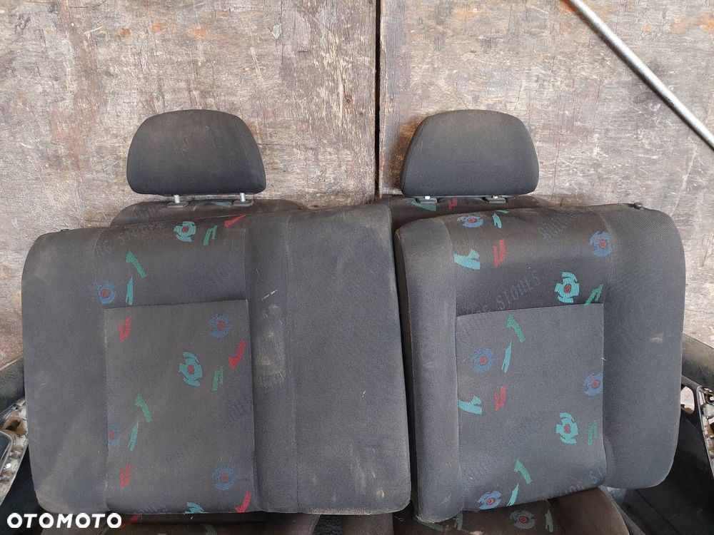 KOMPLET FOTELI LEWY PRAWY PRZÓD + KANAPA TYŁ + BOCZKI GOLF III HB 5D - 4
