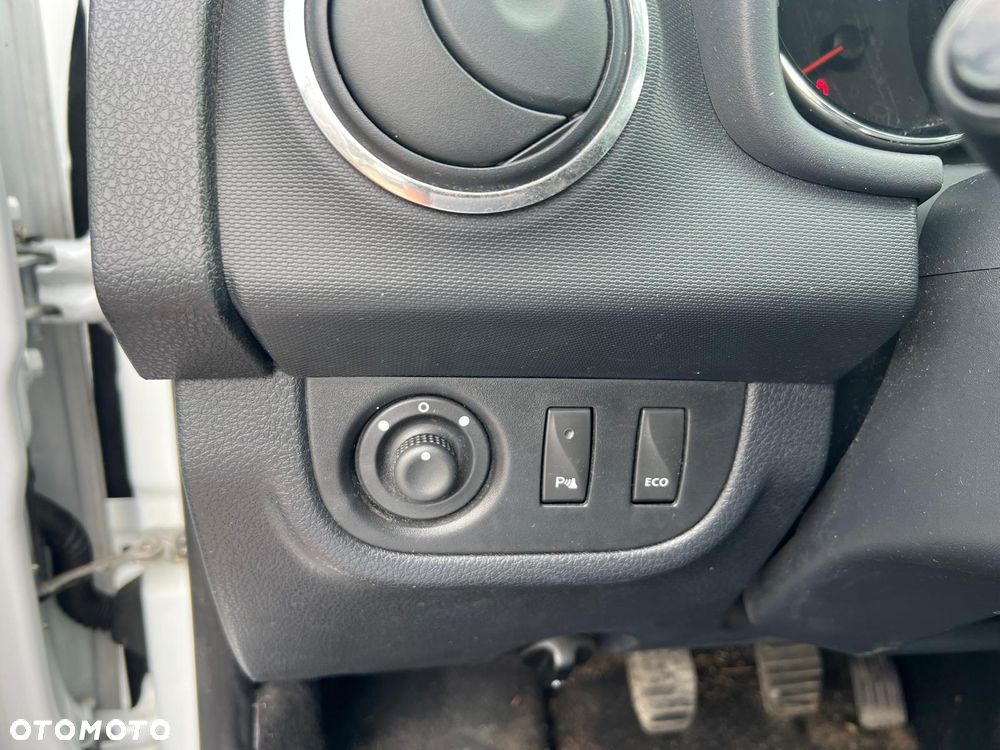 Dacia Sandero 0.9 TCe Laureate - 15