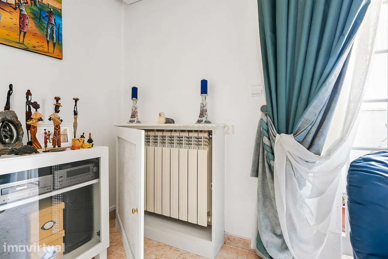 Apartamento T1 com garagem e arrecadação no Casal de São Brás, Amadora - Grande imagem: 3/24