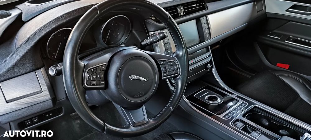 Jaguar XF - 7