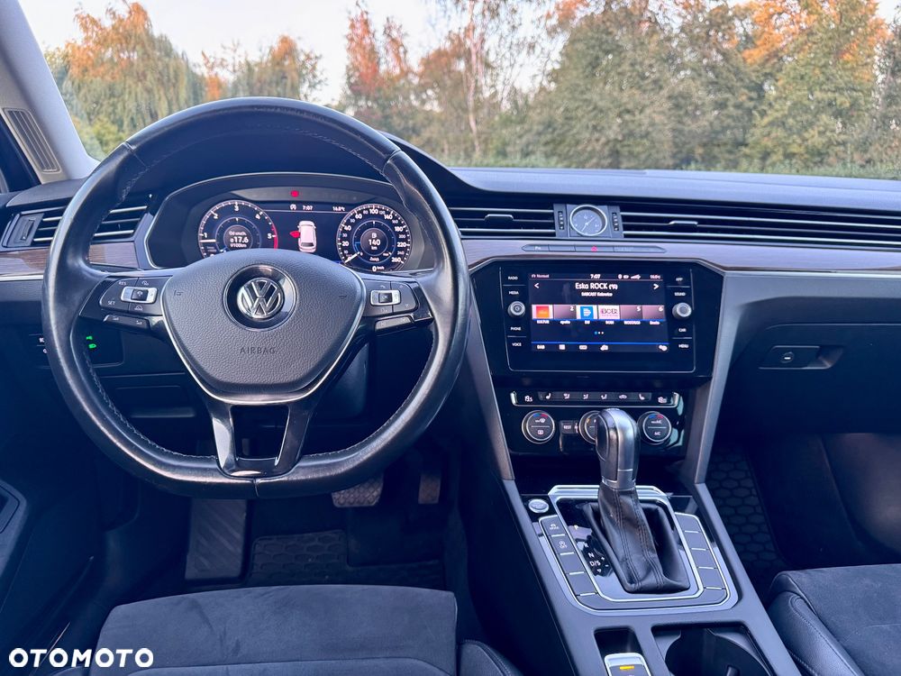 Volkswagen Passat - 17