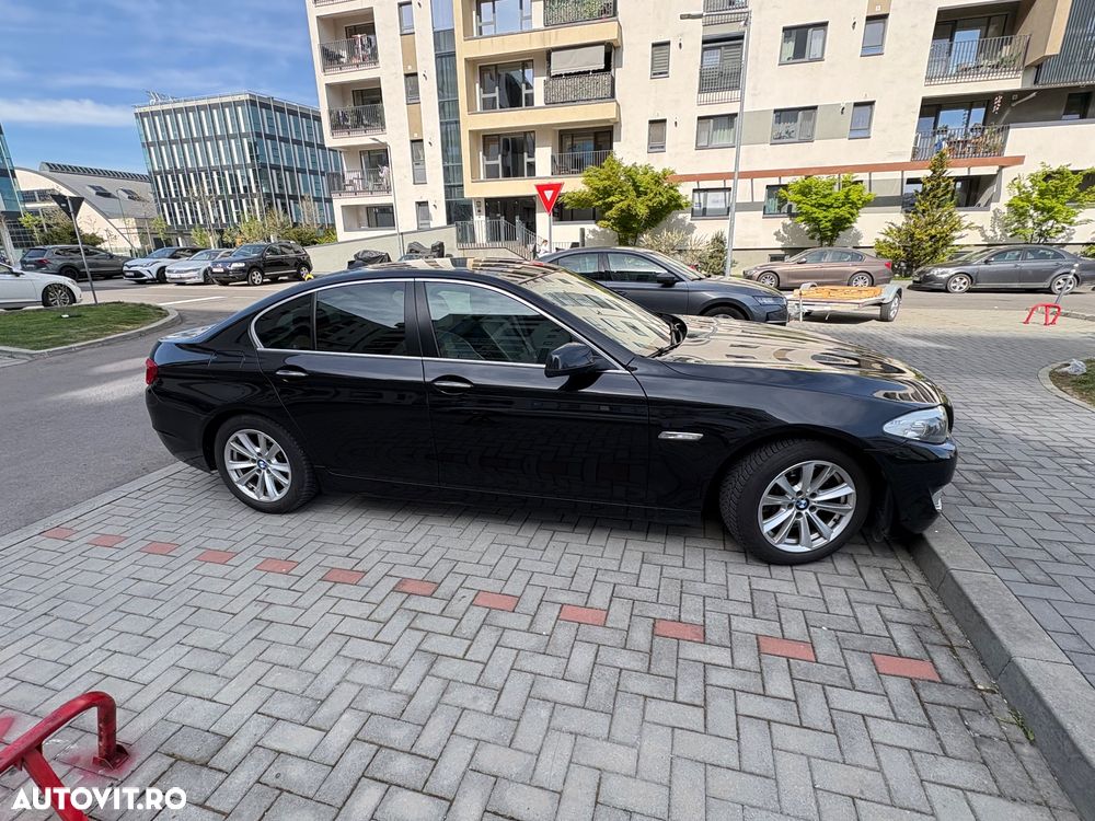 BMW Seria 5 525d xDrive - 11
