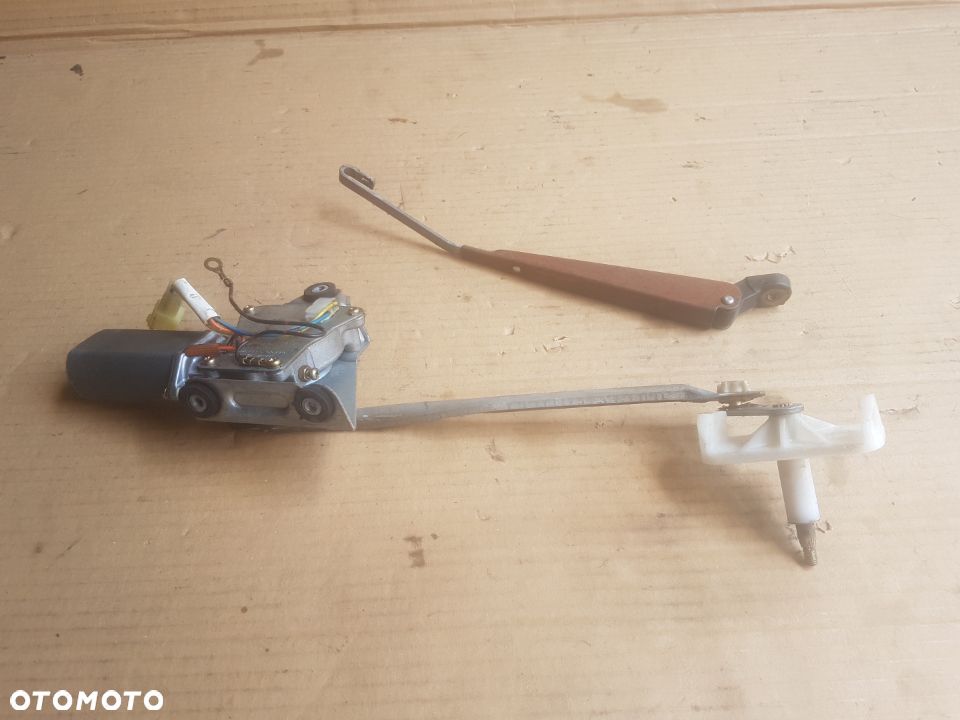 Suzuki Swift EA mechanizm ramię wycieraczki szyby tylnej - 1