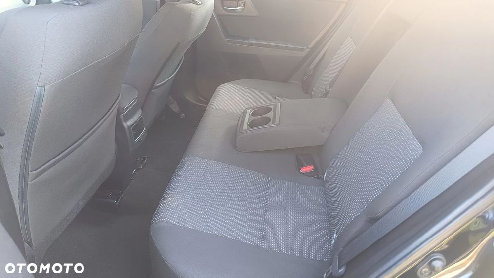 Toyota Auris 1.6 Premium Comfort - 24