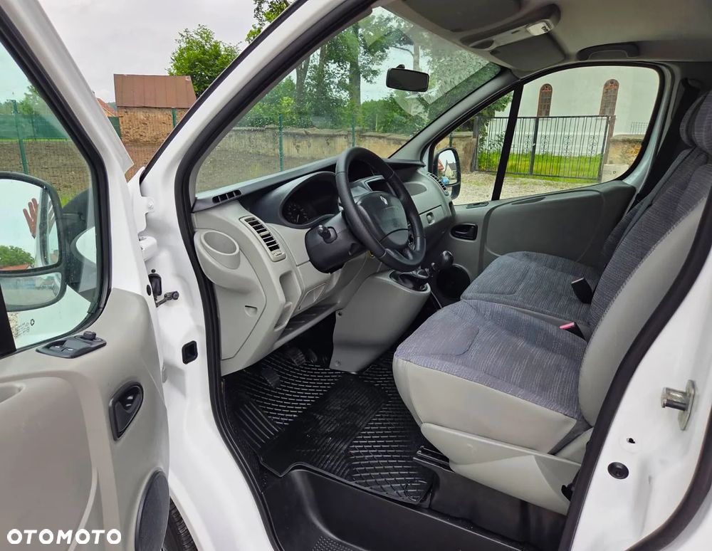 Renault Trafic - 14
