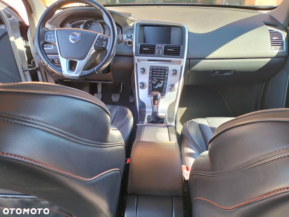Volvo XC 60 D4 Drive-E Ocean Race - 4