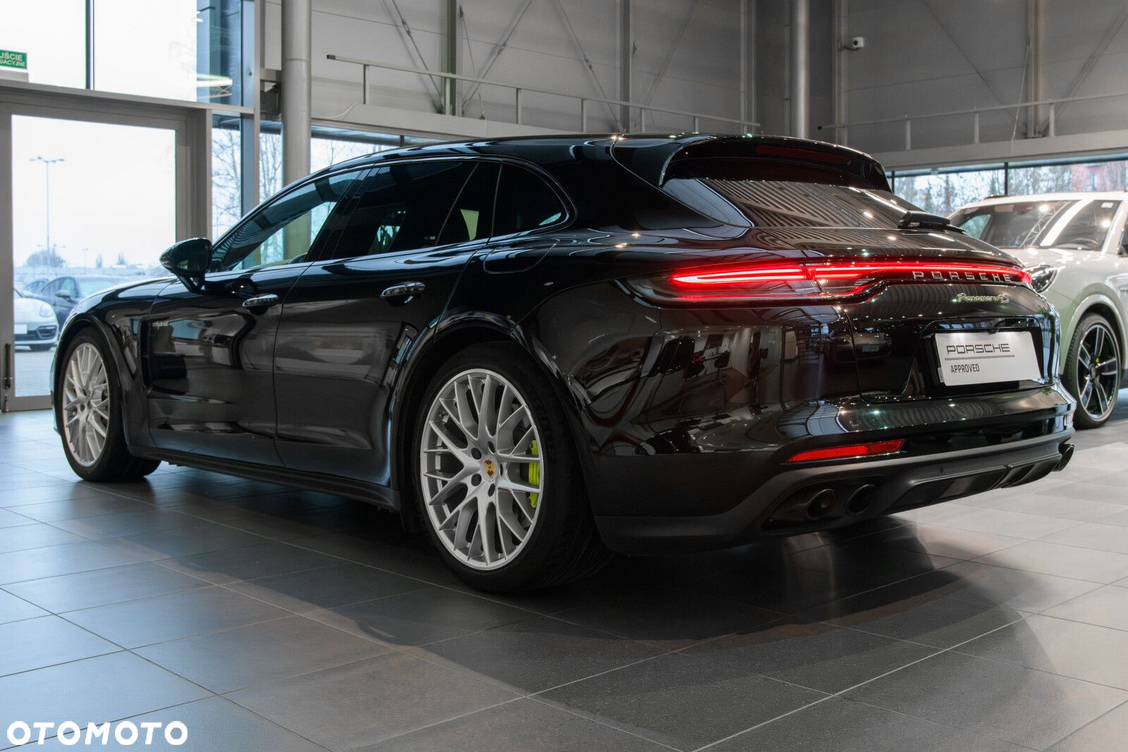 Porsche Panamera - 3