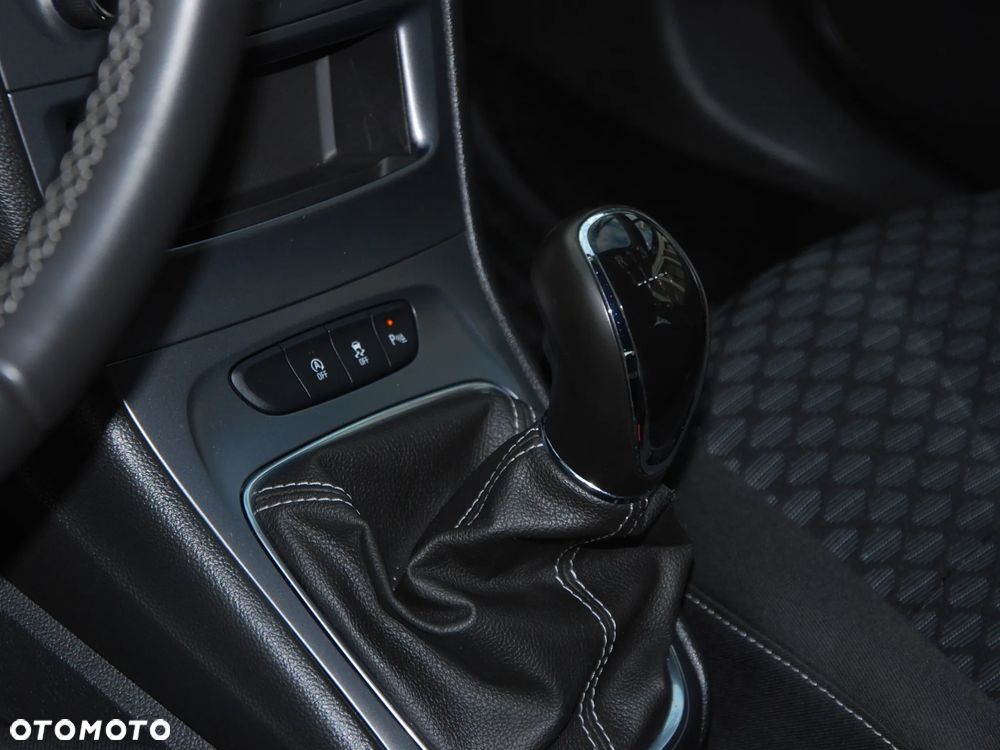 Opel Astra 1.4 T Enjoy S&S - 36