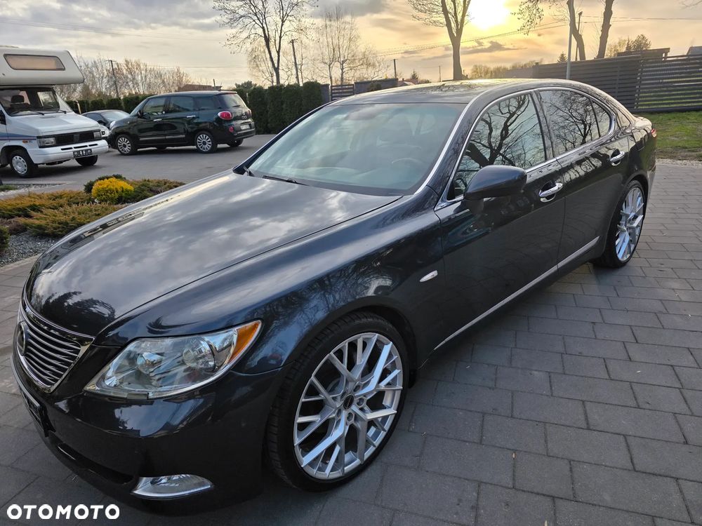 Lexus LS - 18