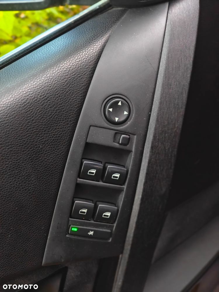 BMW Seria 5 520i - 22