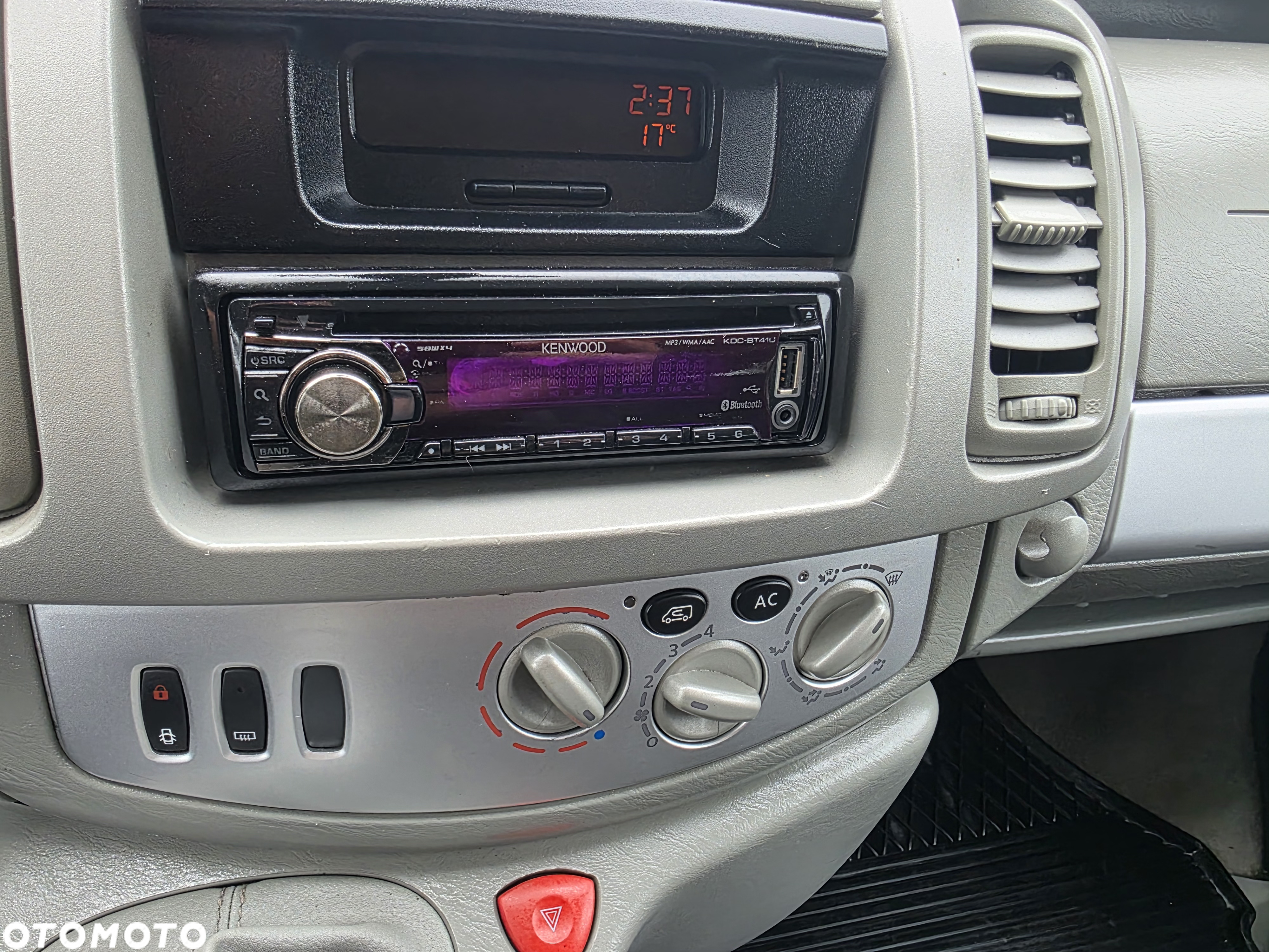 Renault Trafic 2.0 dCi 115 Combi L1H1 teilverglast - 21