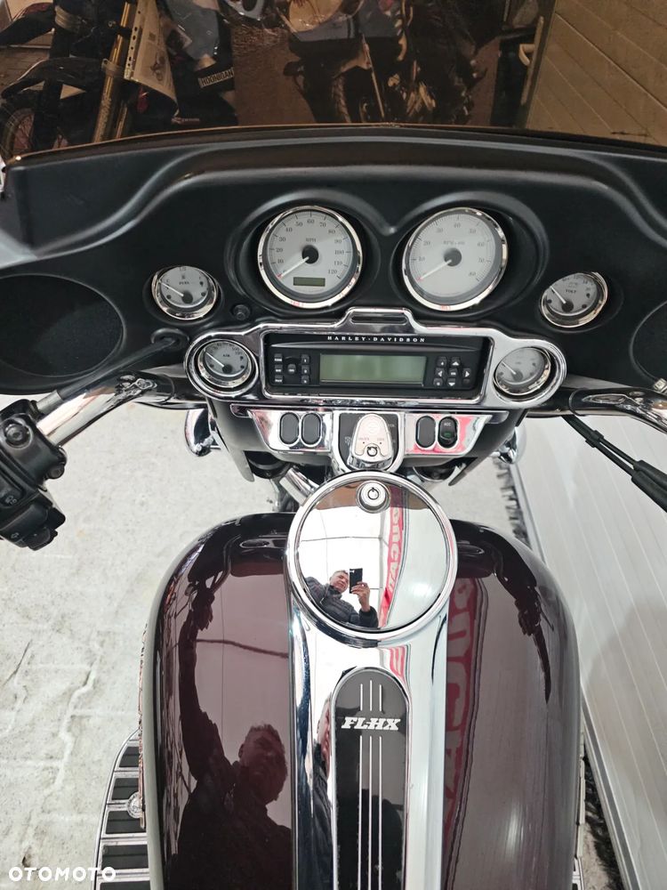 Harley-Davidson Touring Street Glide - 21