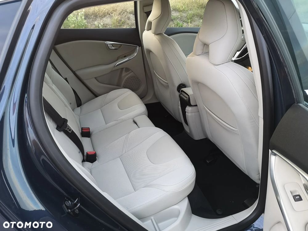 Volvo V40 D3 Momentum - 20