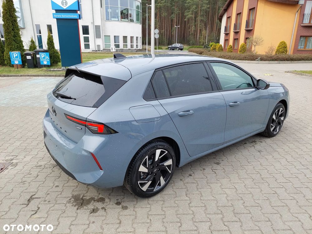 Opel Astra 1.2 T mHEV Business Edition S&S eDTC - 13