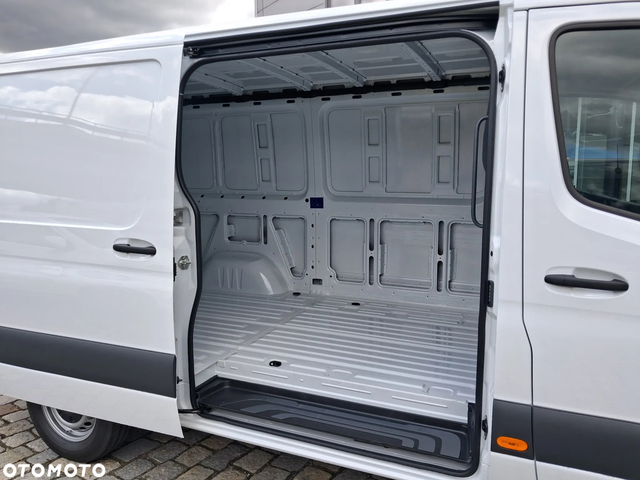 Mercedes-Benz Sprinter 317 CDI - 13