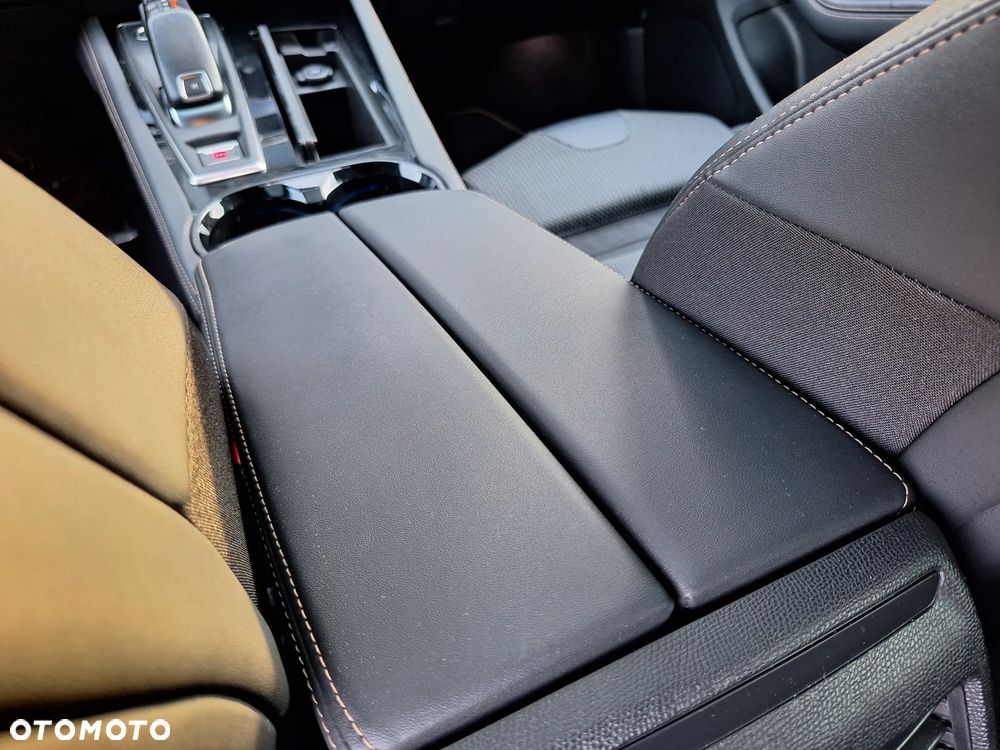 Peugeot 508 2.0 BlueHDi GT Line S&S EAT8 - 32