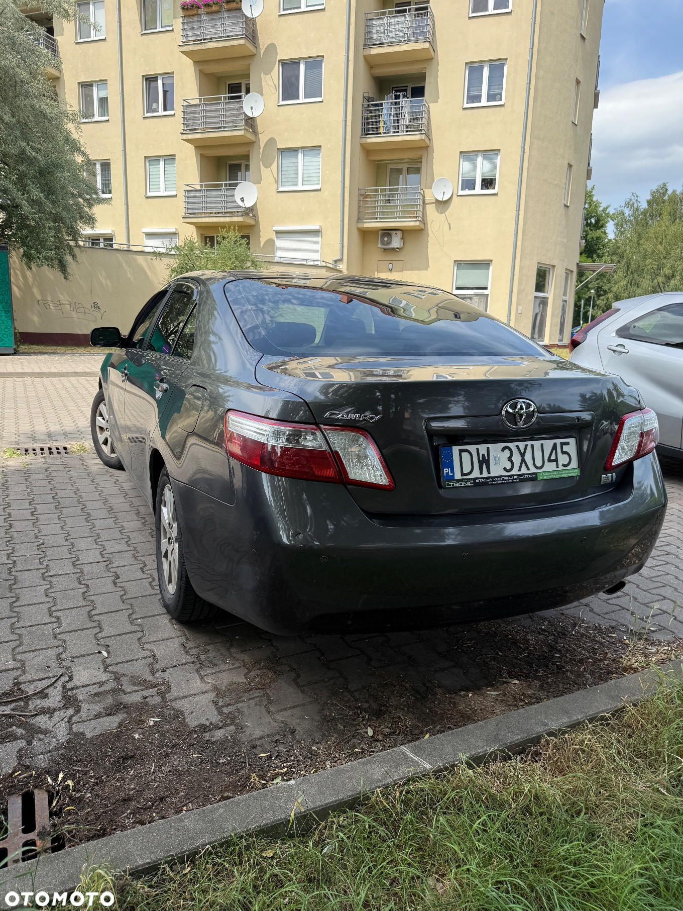 Toyota Camry 2.4 Hybrid - 4