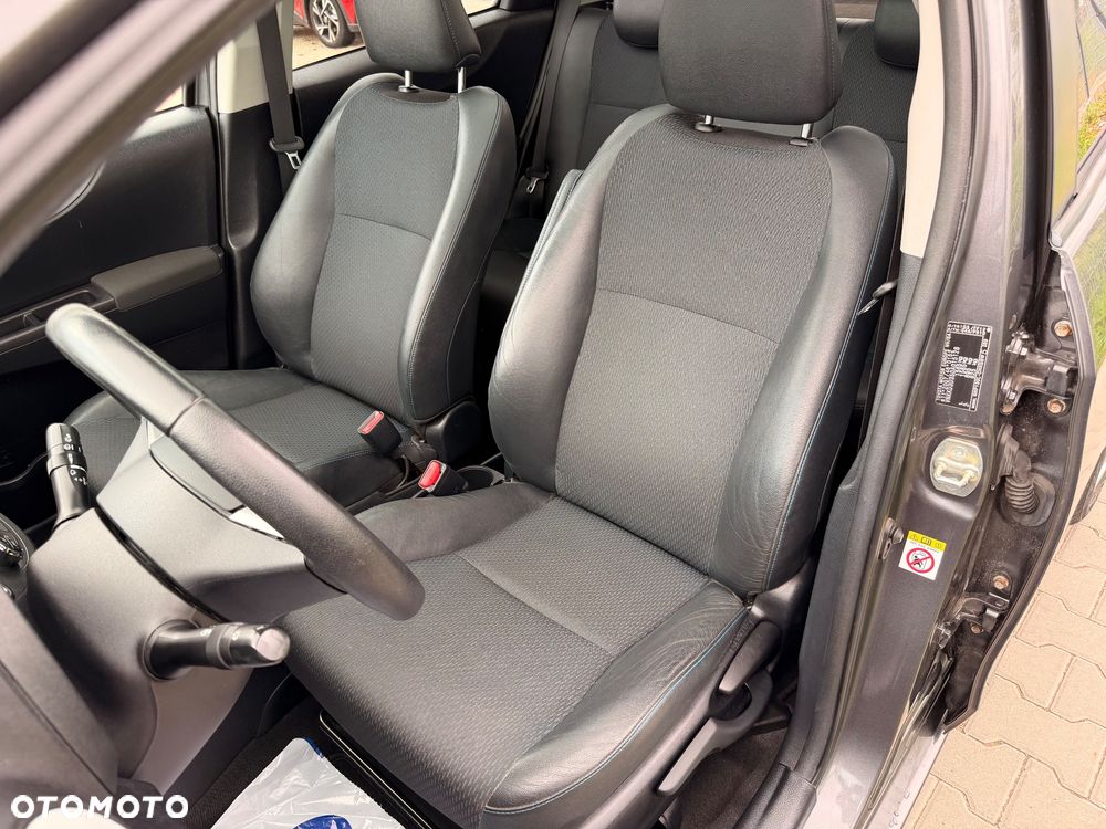 Toyota Yaris - 16