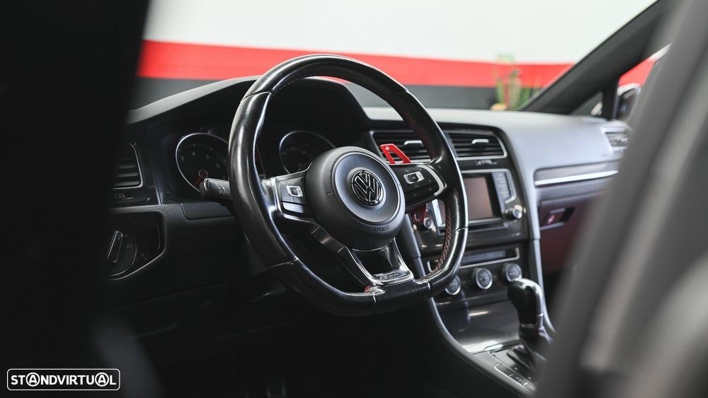 VW Golf 2.0 TSi GTi DSG - 42