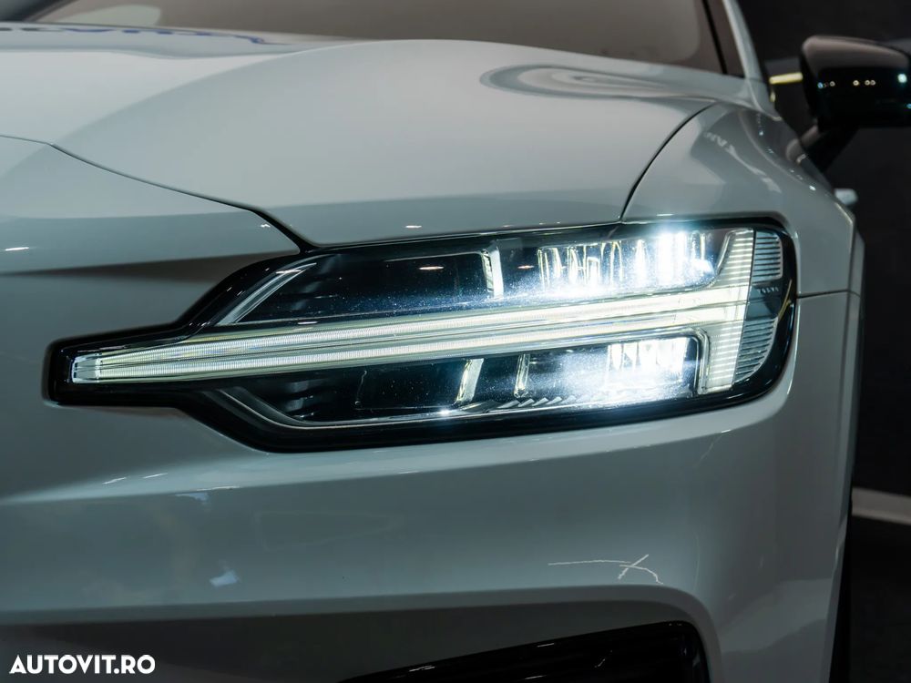 Volvo V60 T6 AWD Recharge Geartronic RDesign - 14