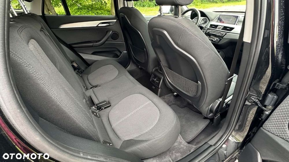 BMW X1 sDrive18d xLine - 30