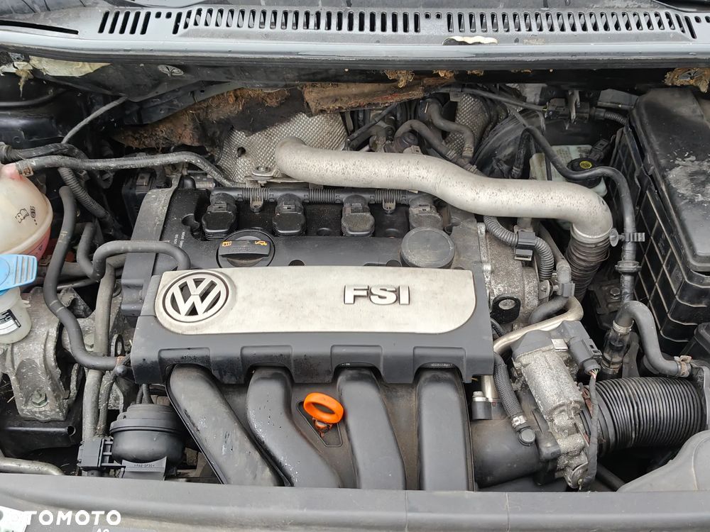 Volkswagen Touran 2.0 FSI Highline - 13