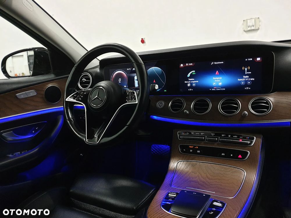 Mercedes-Benz Klasa E 300 de 4Matic 9G-TRONIC AMG Line - 2