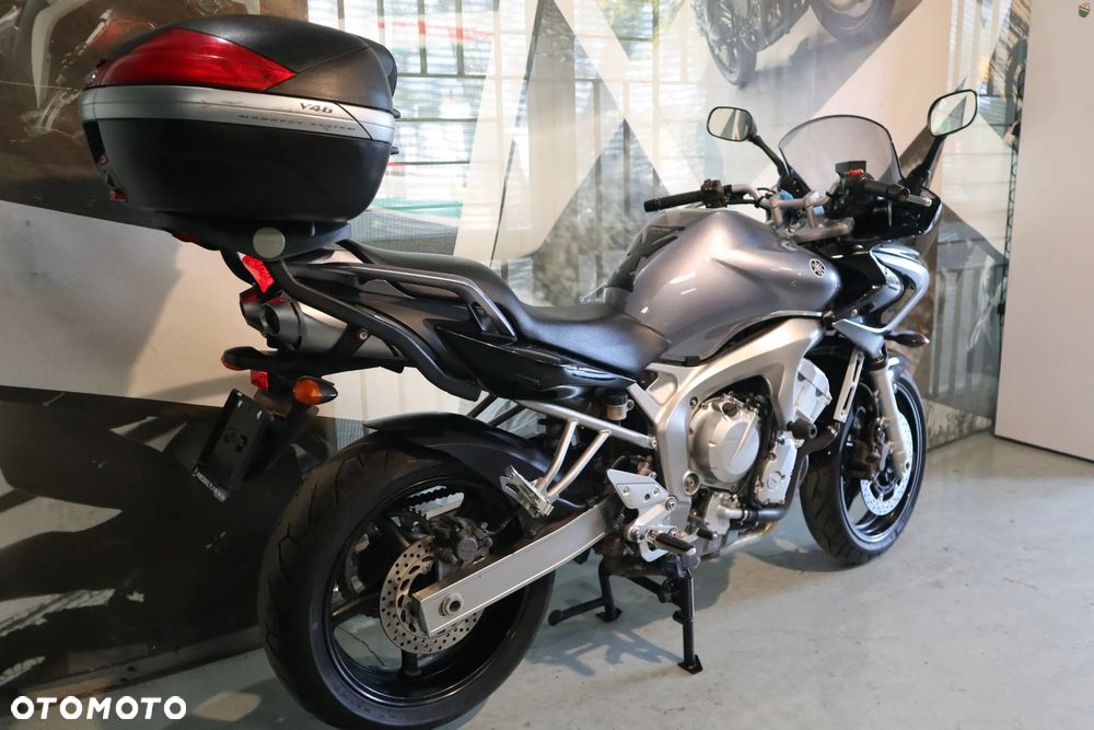 Yamaha FZ6 - 7