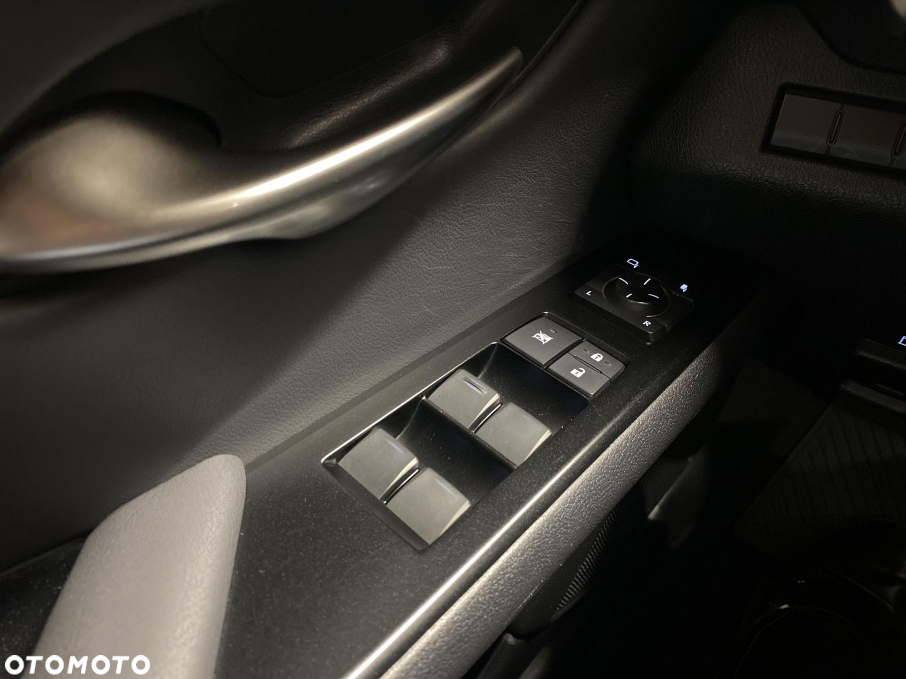Lexus UX - 19