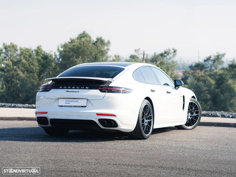 Porsche Panamera 4 E-Hybrid - 8